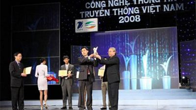 CMS vinh danh “Máy tính Thương hiệu Việt Nam xuất sắc” tại Vietnam ICT Awards 2008