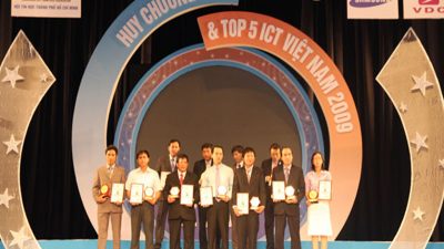 CMS tiếp tục đạt giải “Huy Chương Vàng phần cứng” và “Top 5 ICT Việt Nam 2009”